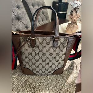 ✅ Gucci 2way Shoulder Bree GG Canvas. EUC . Authentic w/COA & unbranded strap.